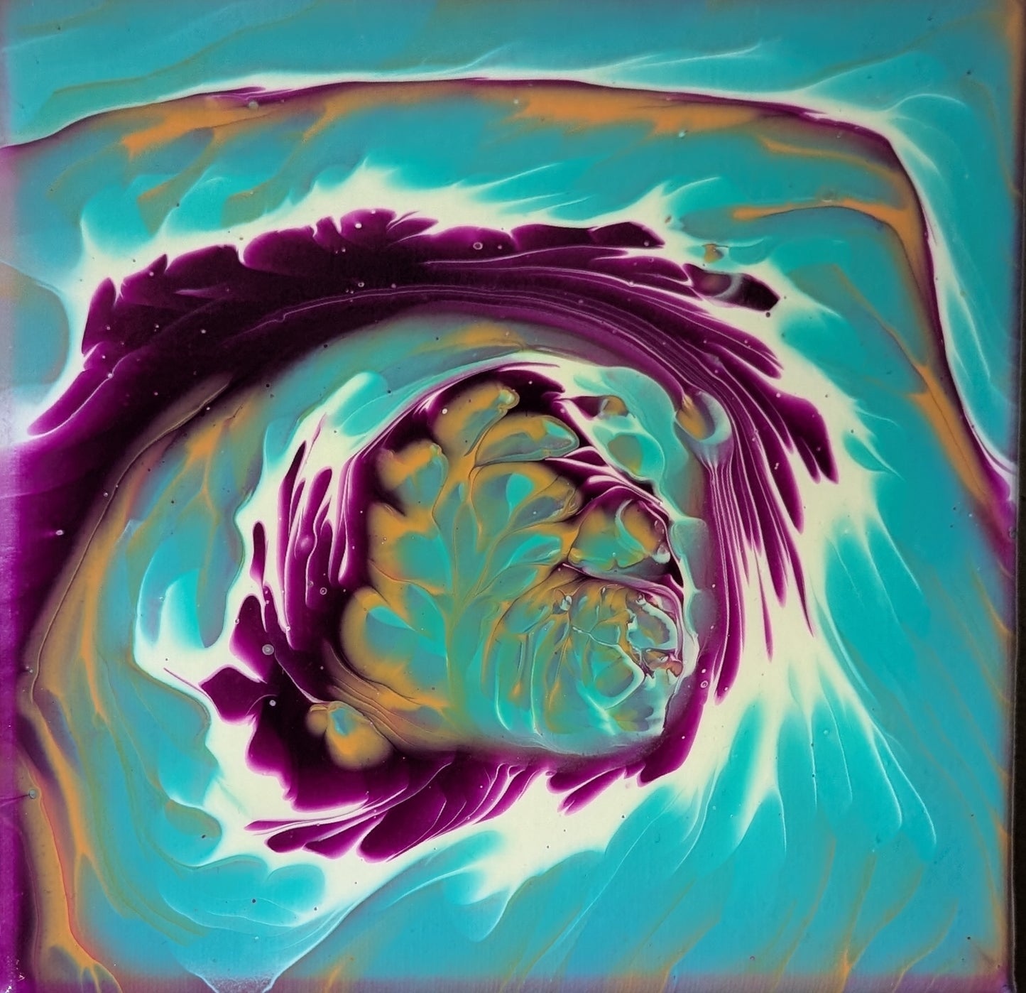 Straight Pour -- Dancing Hues
